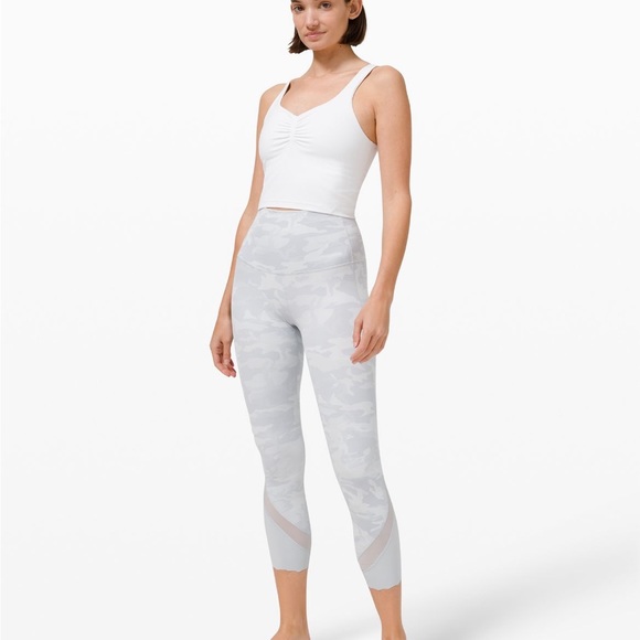 Lululemon Wunder-Under Scalloped Hem Leggings - Picture 2 of 11